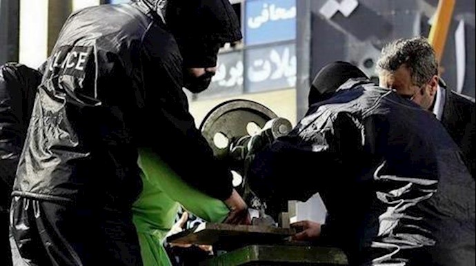 إيران..طلب لتنفيذ حکم بتر أصابع اليد لـ 3سجناء