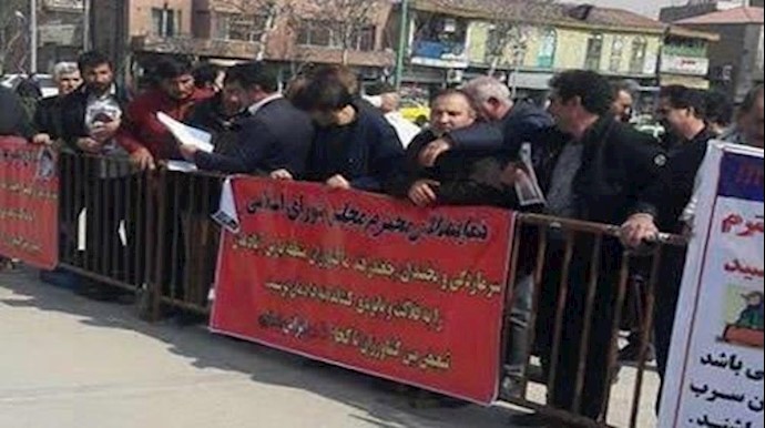 ايران.. تجمع احتجاجي في آبادان وطهران
