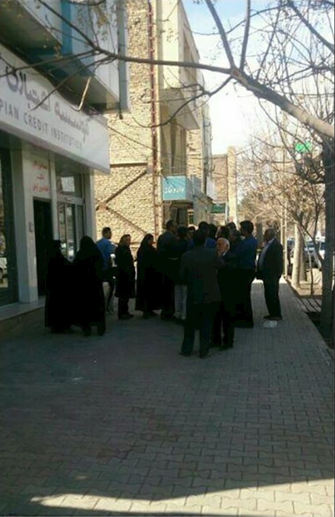 تجمعات احتجاجية في طهران وبابل وخرم آباد