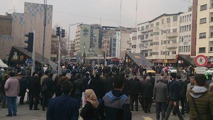 منع نشاط أصحاب البسطيات في طهران من مزاولة عملهم