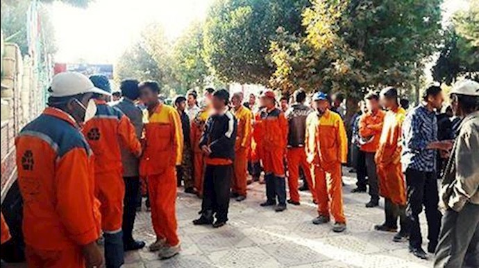 ايران.. تجمع احتجاجي لعمال بلدية بروجرد
