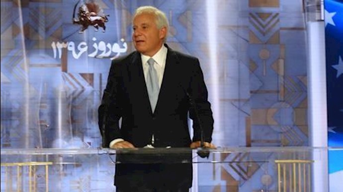 السيناتور رابرت توريسلي يخاطب المناضلين علی درب الحرية: انکم مدعاة فخر للشعب الايراني والأجيال المقبلة
