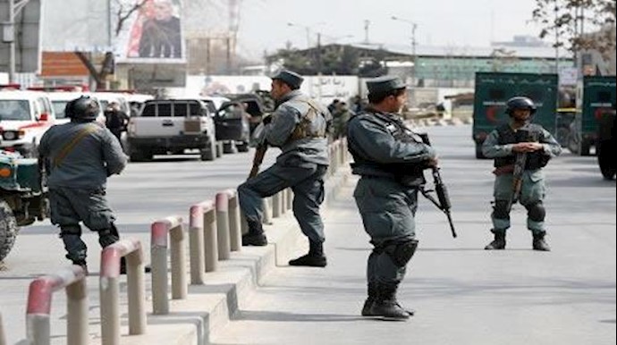 مسلحون يهاجمون مطاراً عسکرياً شرق أفغانستان