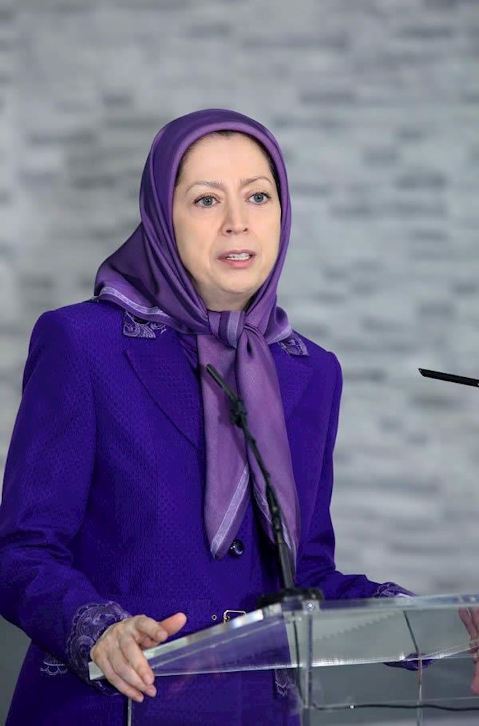 النضال ضد الاستبداد الديني الحاکم في ايران واجب نضالي لکل النساء