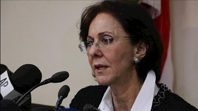 عباس يقرر منح ريما خلف أعلی وسام فلسطيني تقديرا لشجاعتها