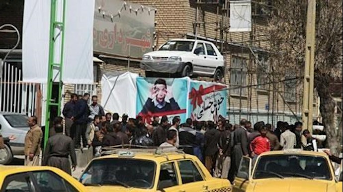 ايران.. تجمع احتجاجي لباعة الفواکه في مدينة مريوان