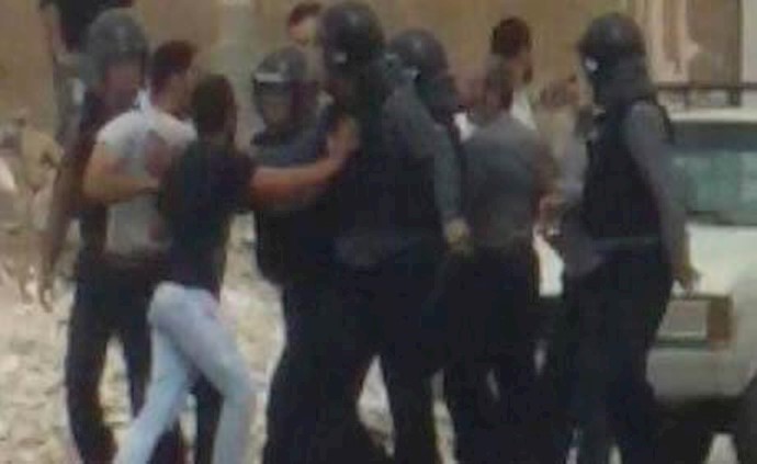 إيران.. اشتباک بين مواطنين وقوی الأمن الداخلي في حي«ملت»بمدينة الأهواز