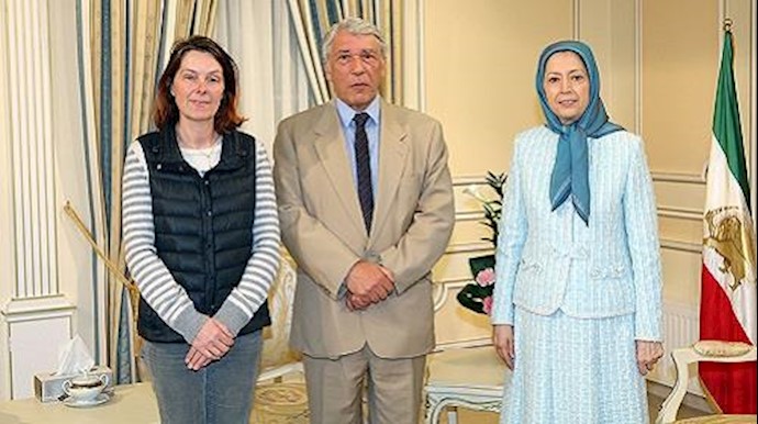 لقاء مريم رجوي بجيلبرت ميتران