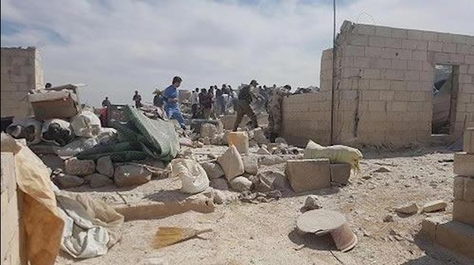 مقتل 6 مدنيين بقصف جوي للنظام علی مخيم للنازحين بريف إدلب