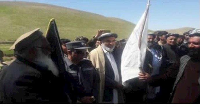 200عنصر من "طالبان" يسلمون أنفسهم للسلطات الأفغانية
