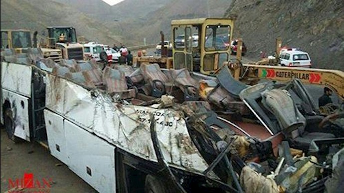 ايران.. وفاة 11 مواطنا في تصادم حافلة