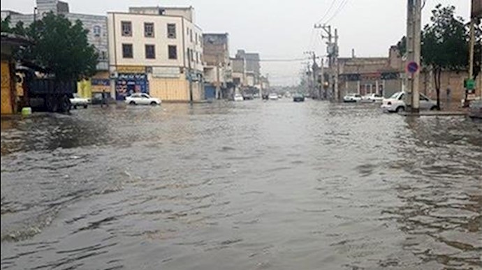 ايران.. السيول والمياه تغمر المنازل والممرات في قزوين+ صور