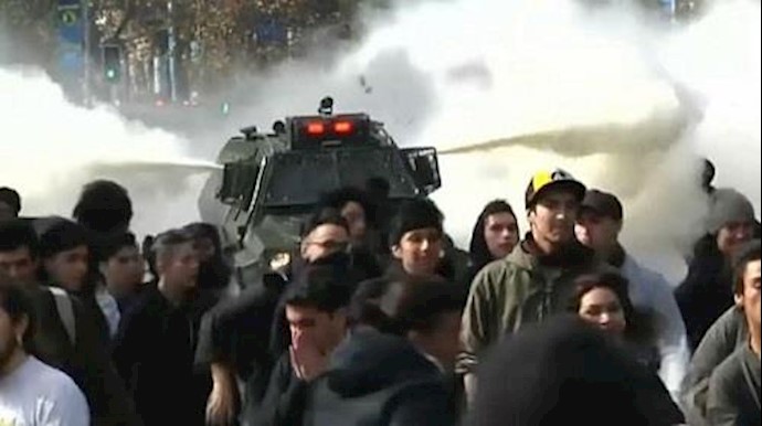 تفريق مظاهرة طلابية تدعو لمجانية التعليم