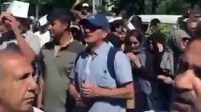 تجمع احتجاجي للمغبونين المنهوبة أموالهم في مختلف المدن الايرانية