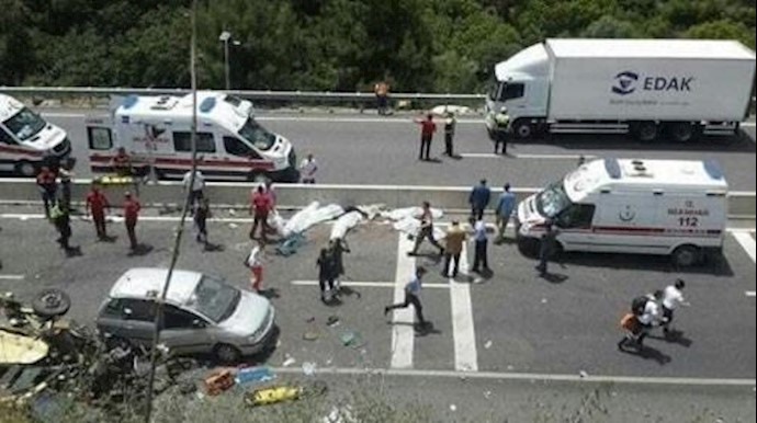 23 قتيلا علی الاقل في تحطم حافلة في ترکيا