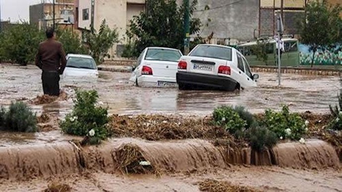 السيول والعواصف في12محافظة في إيران