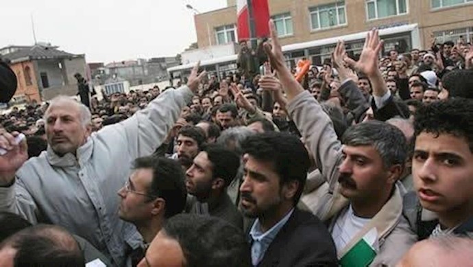 ايران.. تجمع عمال القصب السکري في هفت تبه