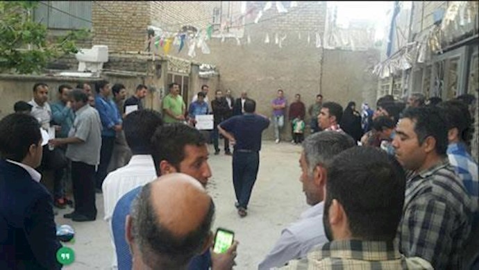 إيران..تجمع احتجاجا علی صدور حکم الإعدام بحق سجين