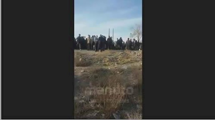 إيران..إضراب عمال منجم عن العمل