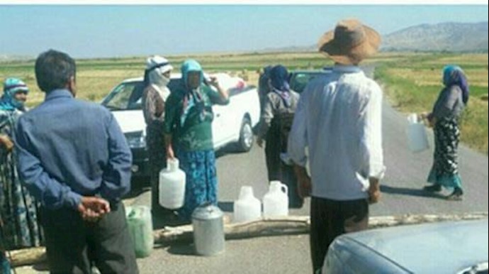 إيران..بالفيديو..تجمع احتجاجي بشأن شحة الماء في مدينة اردبيل