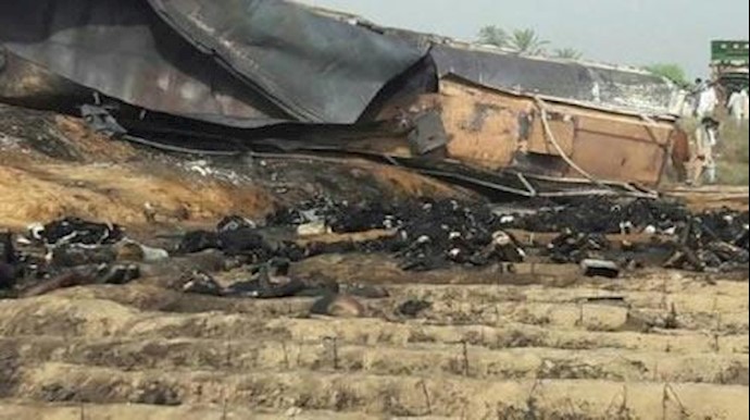 123 قتيلا واکثر من مئة جريح في احتراق شاحنة صهريج تنقل نفطا في باکستان