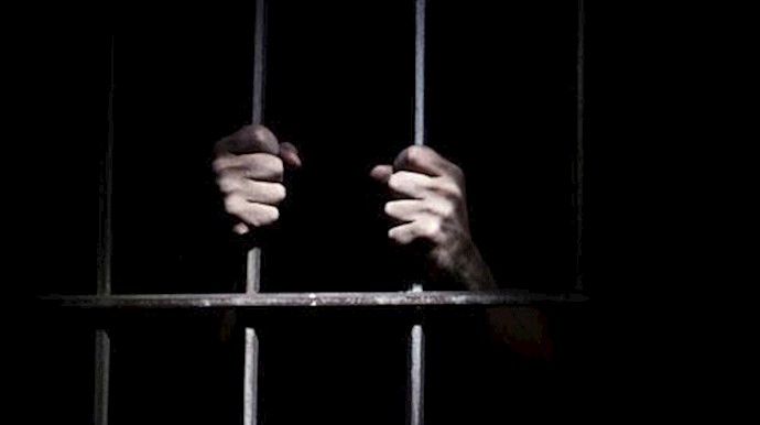 عملية احتجاجية لسجين بتخييط شفتيه وعيونه في سجن ديزل آباد بمدينة کرمانشاه