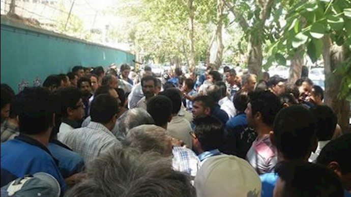 إيران..إضراب واحتجاج في مدينة مشهد لليوم الثاني علی التوالي