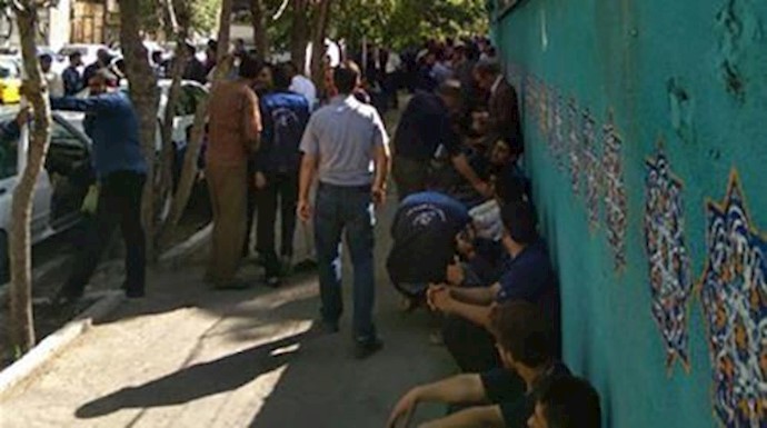 تجمع احتجاجي لمنتسبي الشبکة الهوائية لاتصالات مشهد
