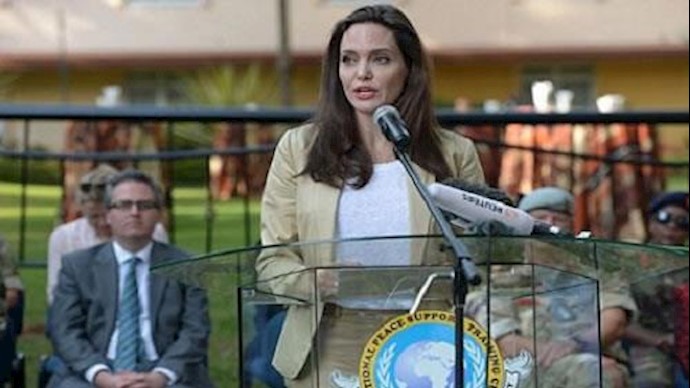 "جولي" تنتقد مغتصبي النساء من القوات النظامية