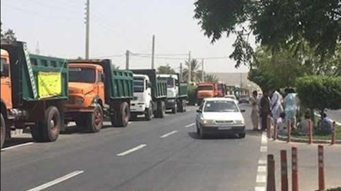 تجمعات احتجاجية في المدن الإيرانية
