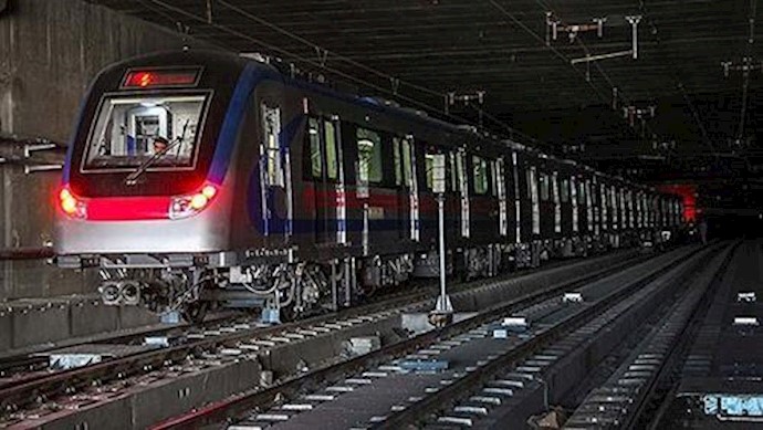 إصطدام بين قطارين في مترو أنفاق طهران بمحطة«طرشت» يخلف عشرات الجرحی