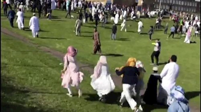 تعرض مشارکين بصلاة العيد للدهس بنيوکاسل