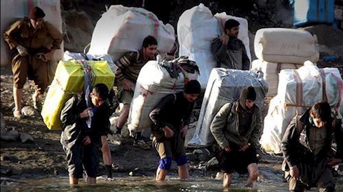 ايران.. مقتل وجرح عتّالين عن طريق الرمي المباشر من قبل الحرس