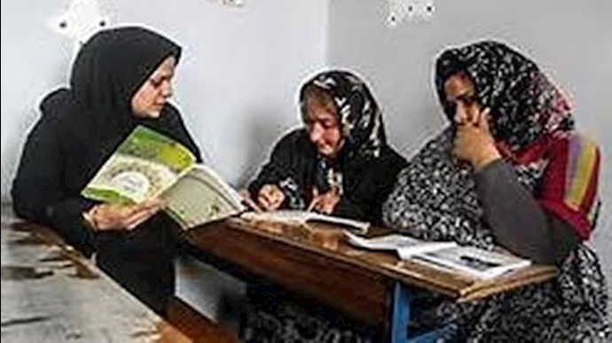 اعتراف رسمي: 8 ملايين و 800 ألف أمي لا يعرف القراءة والکتابة في ايران