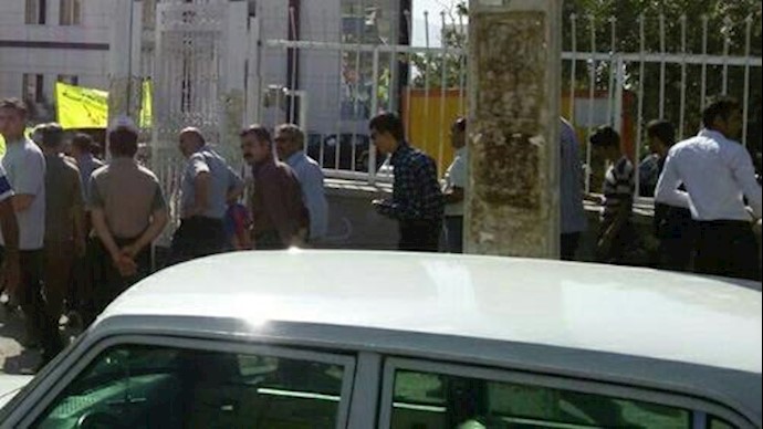 إيران..تجمع احتجاجي في کل من مدن رفسنجان ورباط کريم وايلام وسنندج