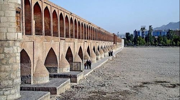 إيران.. 300 مدينة تعاني الجفاف في ظل حکم الملالي