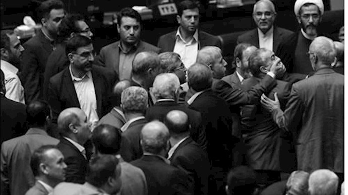 إيران ... عقد إتفاق مع توتال بإيعاز من خامنئي وضجيج ”القلقين”