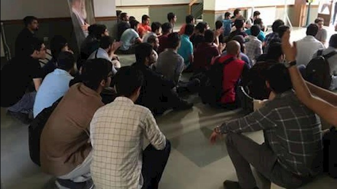 تجمع احتجاجي في طهران ومختلف المدن الإيرانية+ صور