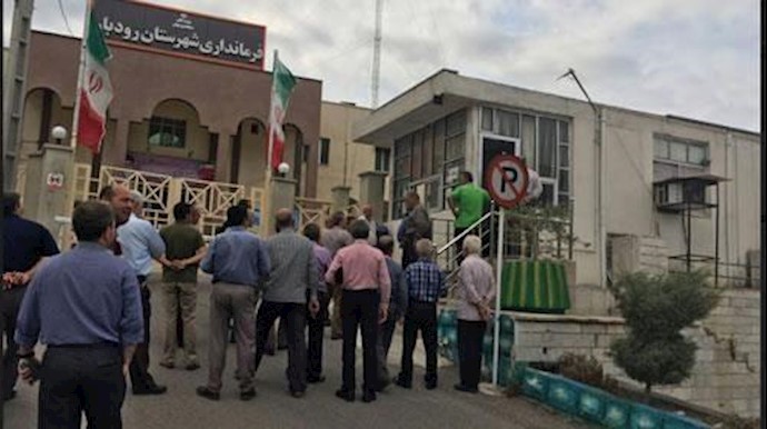 تجمع احتجاجي في مدينتي کلشتر في جيلان واصفهان