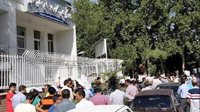 إيران..تجمعات احتجاجية في کل من مدن الأهواز وشيراز ورشت