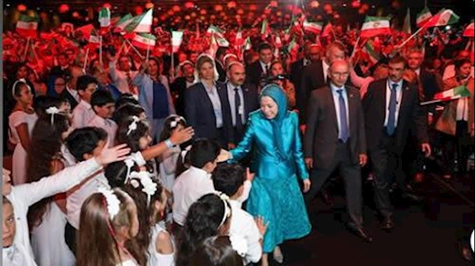 العالم يصغي للمقاومة الايرانية و ليس لملالي طهران