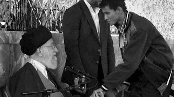 کيف يجند قوات الحرس الإيراني اللاجئين الأفغان لحروبه الطائفية؟