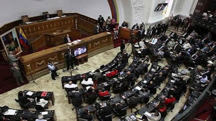 جلسة للبرلمان الفنزويلي المعارض بعد ساعات علی تجريده من صلاحياته