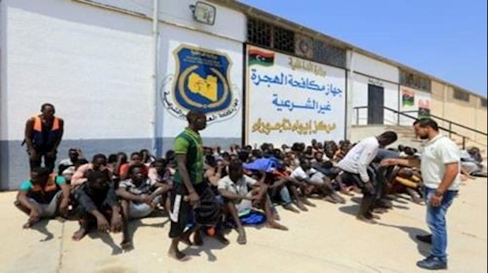 انقاذ 137 مهاجرا قبالة السواحل الليبية