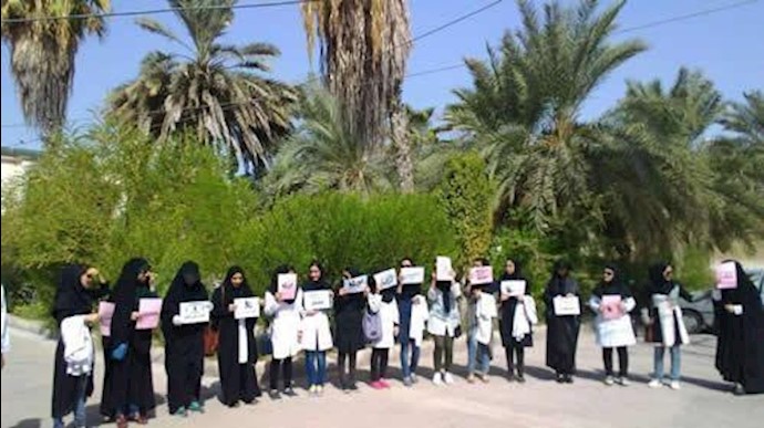 احتجاج طالبات التمريض في بندرعباس