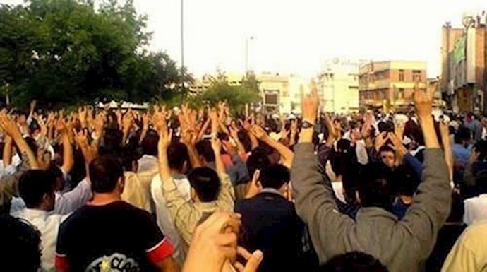 تجمع احتجاجي لأکثرمن 1000من المغبونين المنهوبة أموالهم في طهران