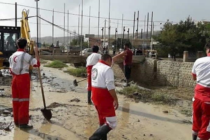 مقتل وإصابة 20 شخصاً وفقدان 10 آخرين جراء فيضانات عارمة في إيران+ صور