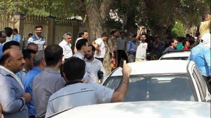 إضراب عمال المجموعة الوطنية لصناعة الفولاذ في الأهواز عن العمل لليوم الـ12 علی التوالي