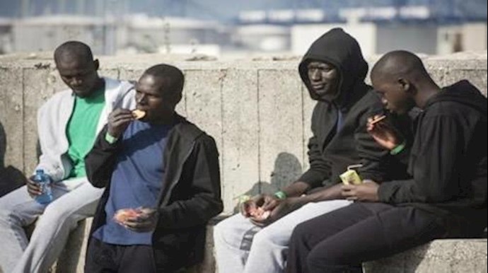 عدد المهاجرين الواصلين الی اسبانيا بحرا قد يفوق عدد هؤلاء في اليونان