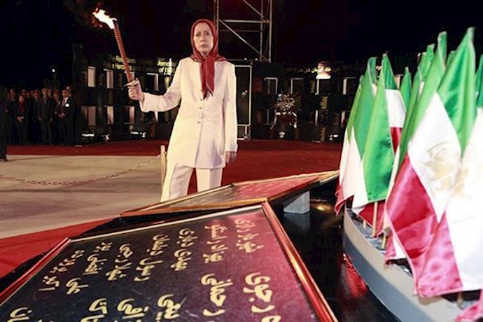 صور بمناسبة الذكرى التاسعة والعشرين لمجزرة السجناء السياسيين في إيران عام 1988 على أيدي الملالي الحاكمين في إيران